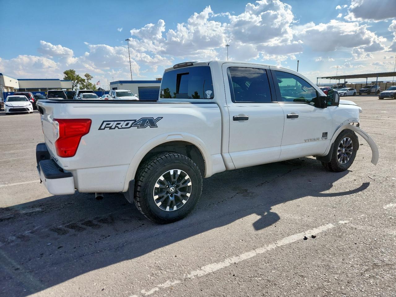 NISSAN TITAN SV