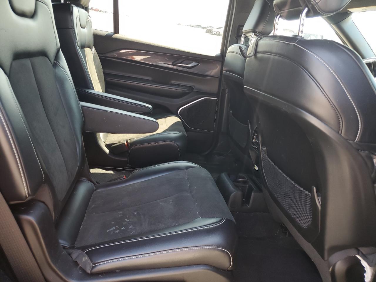 JEEP GRAND CHEROKEE L LAREDO