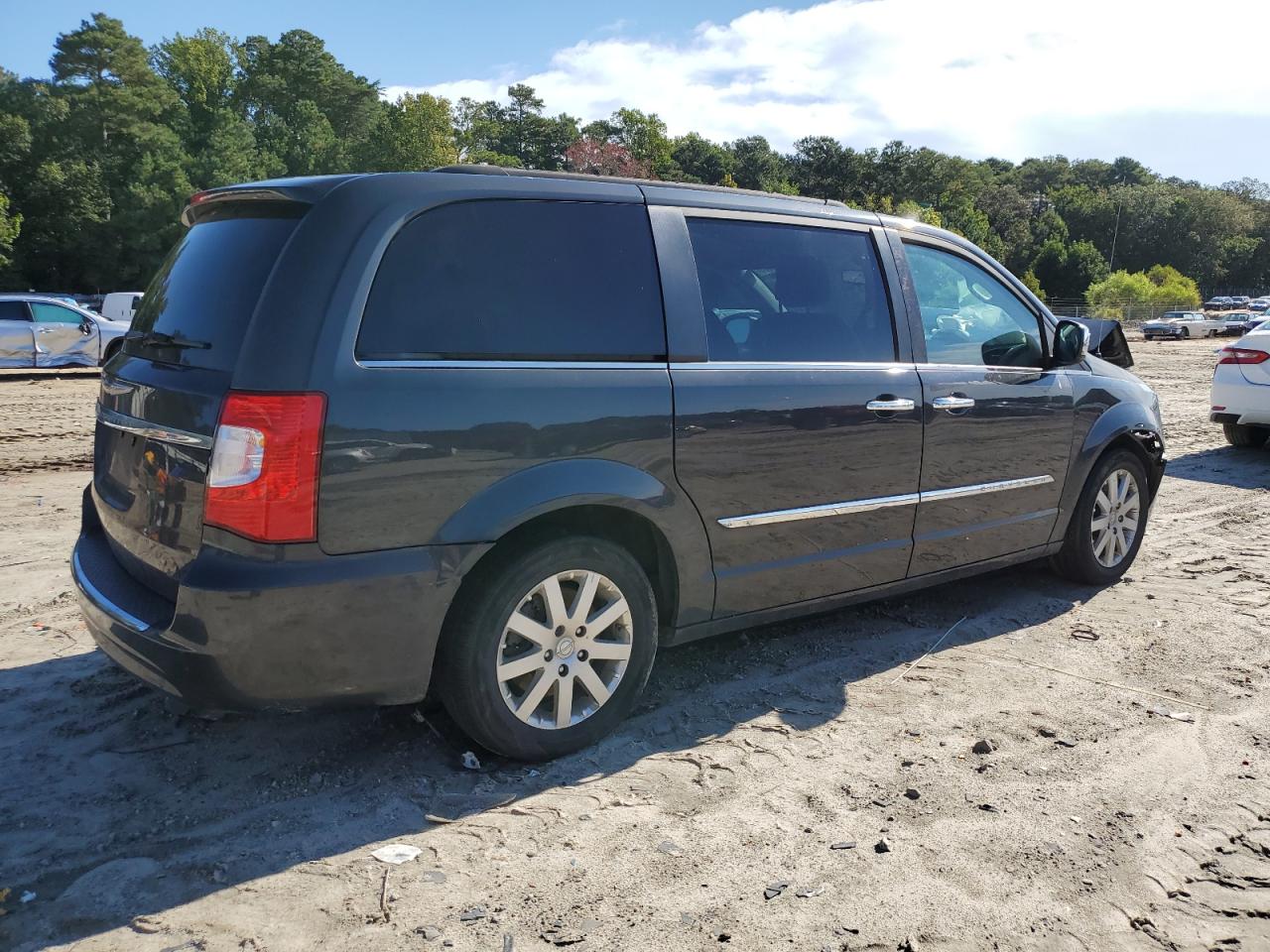 CHRYSLER TOWN & COUNTRY TOURING L