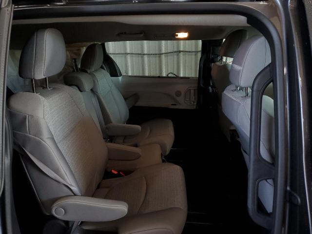 2025 TOYOTA SIENNA LE - 5TDKSKFC9SS199551