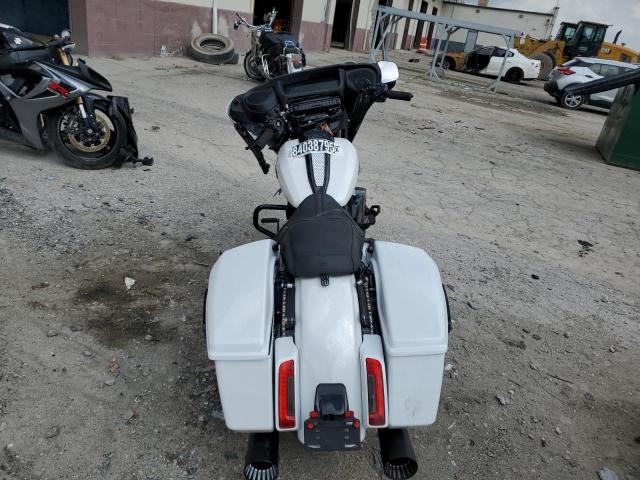 2024 HARLEY-DAVIDSON FLHX 1HD1KB71XRB607029