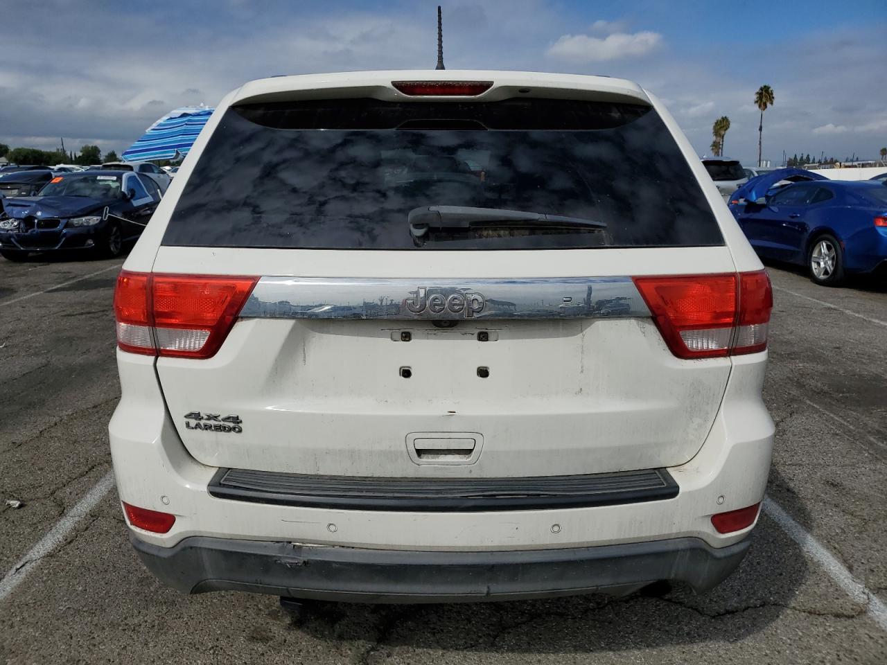 JEEP GRAND CHEROKEE LAREDO