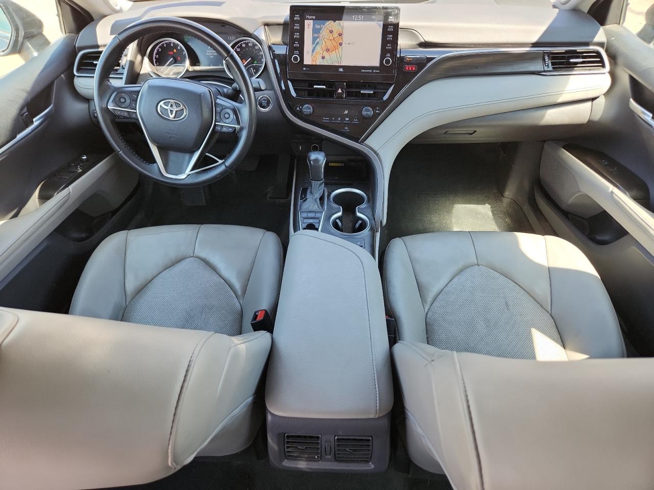 TOYOTA CAMRY XLE