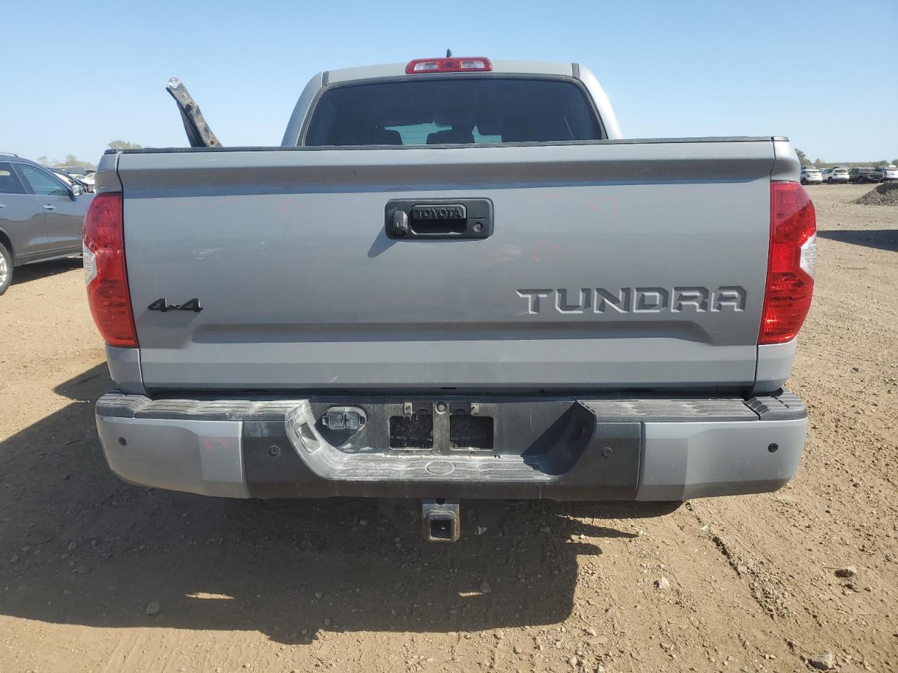 TOYOTA TUNDRA CREWMAX SR5