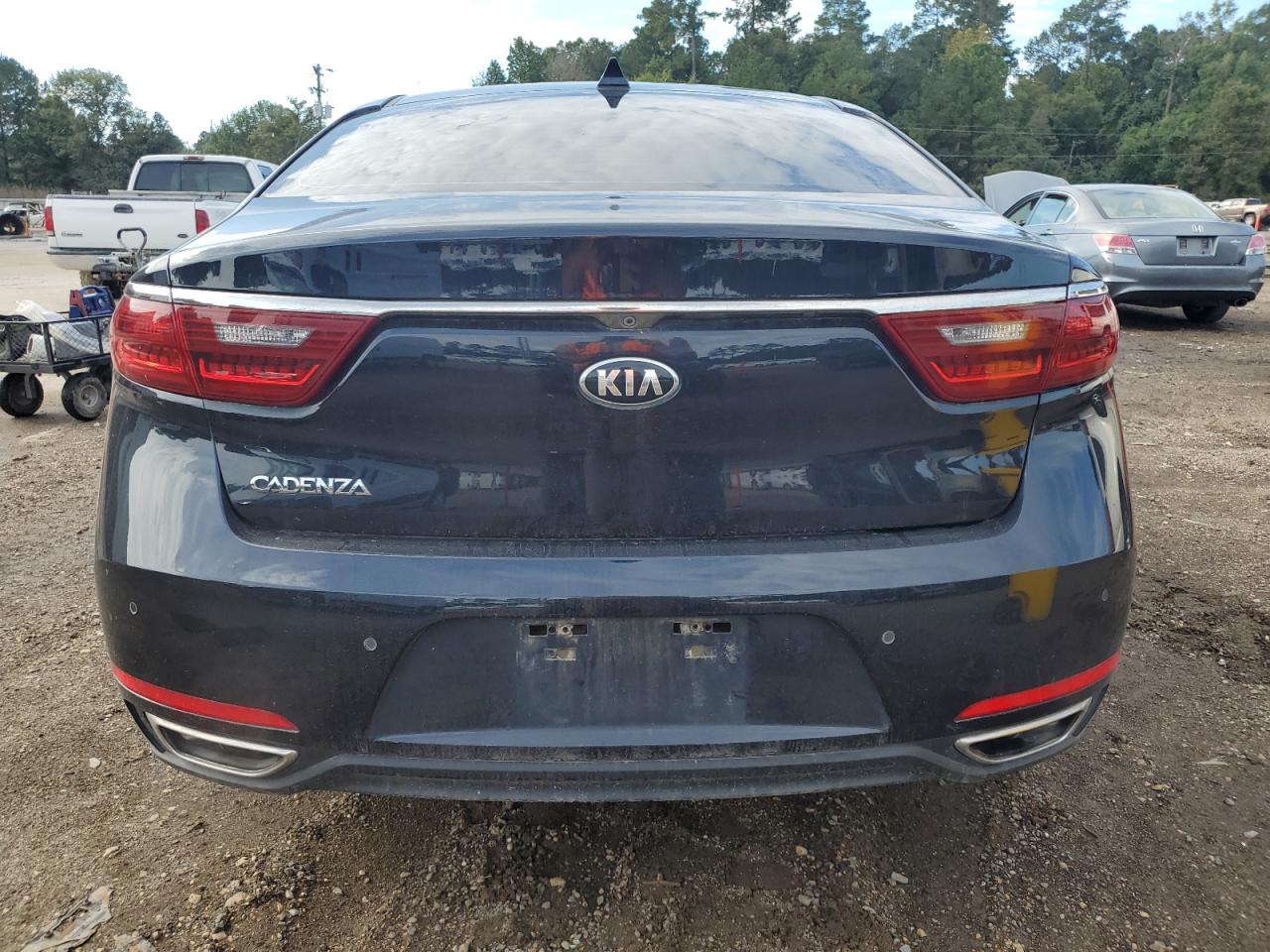 KIA CADENZA PREMIUM