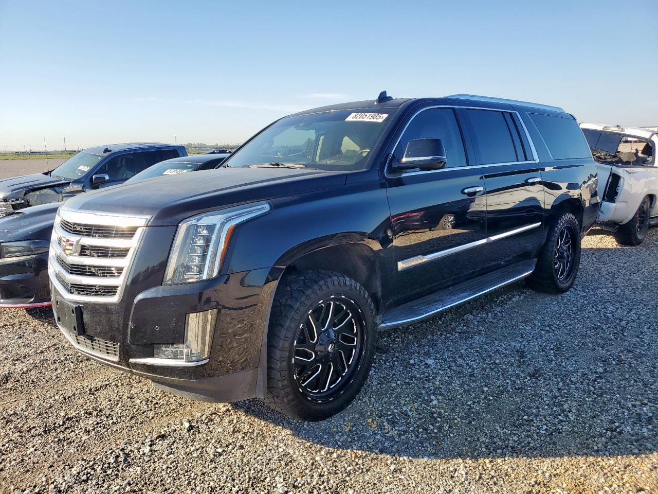 CADILLAC ESCALADE ESV LUXURY
