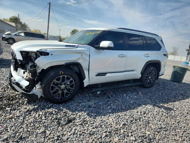 TOYOTA SEQUOIA SR5
