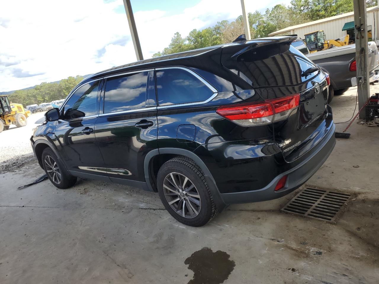TOYOTA HIGHLANDER SE