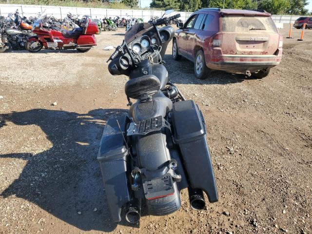 2011 HARLEY-DAVIDSON FLHX - 1HD1KB413BB673657