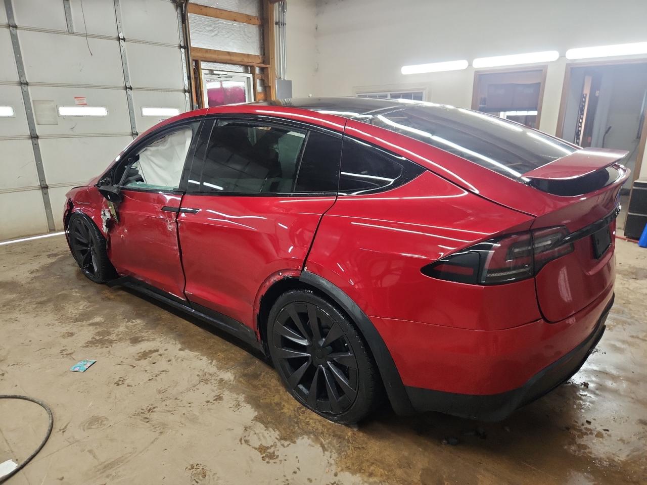 TESLA MODEL X