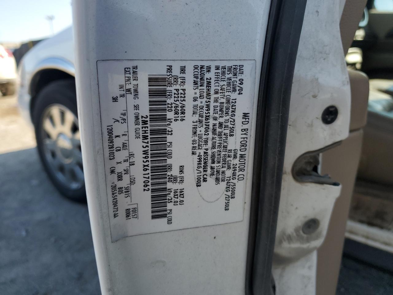 Lot #3265947522 2005 MERCURY GRAND MARQ