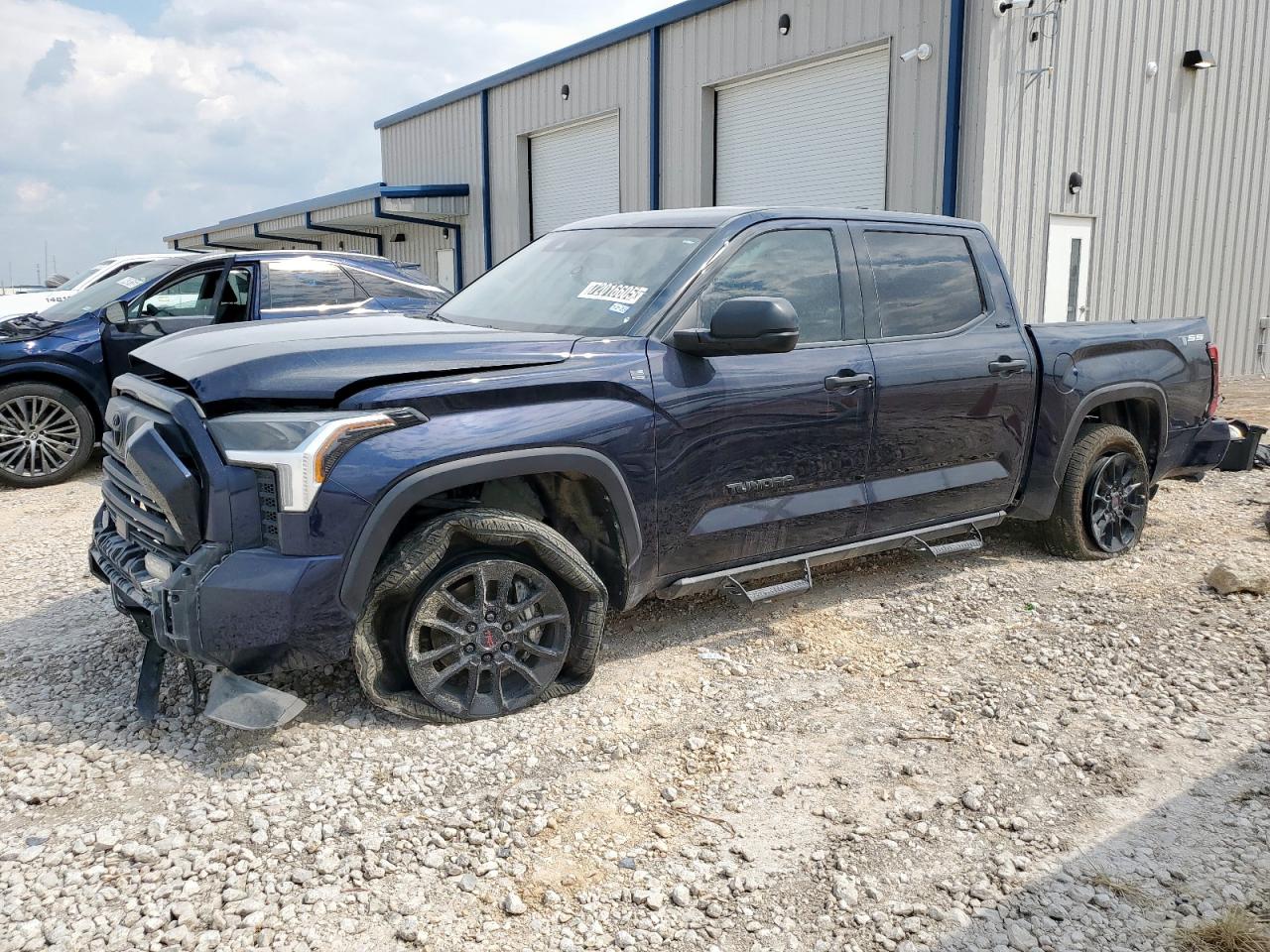 TOYOTA TUNDRA CREWMAX SR