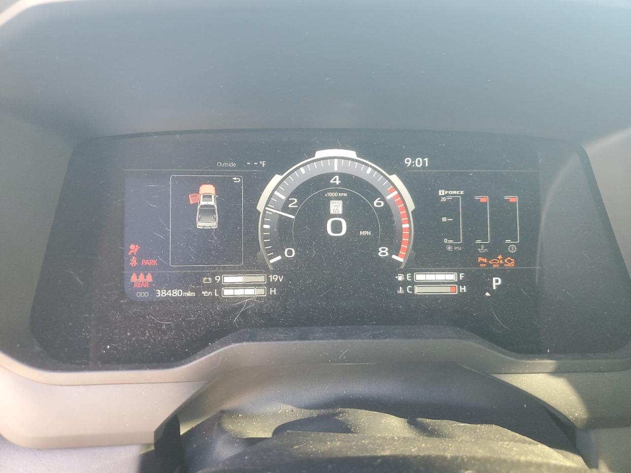 TOYOTA TUNDRA CREWMAX PLATINUM