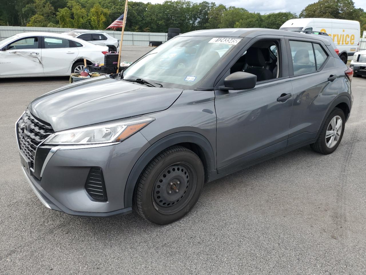 NISSAN KICKS S