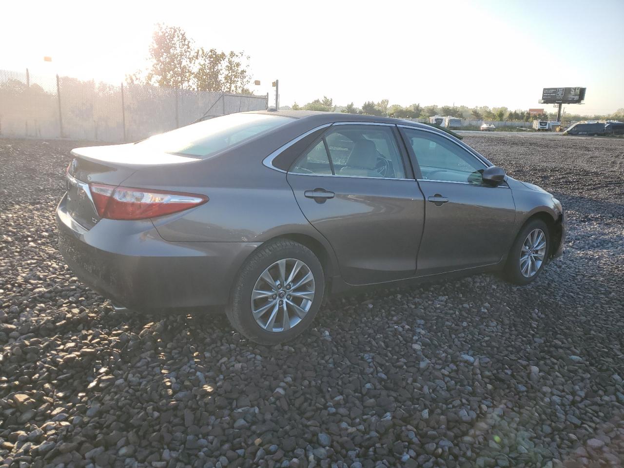TOYOTA CAMRY LE