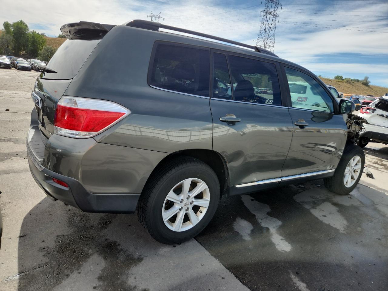 TOYOTA HIGHLANDER BASE