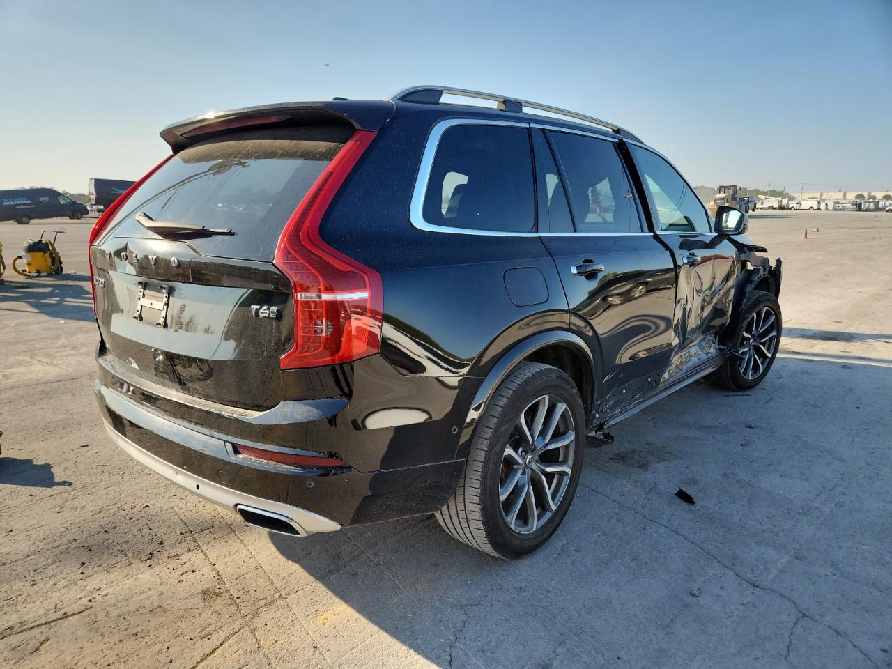 VOLVO XC90 T6 MOMENTUM