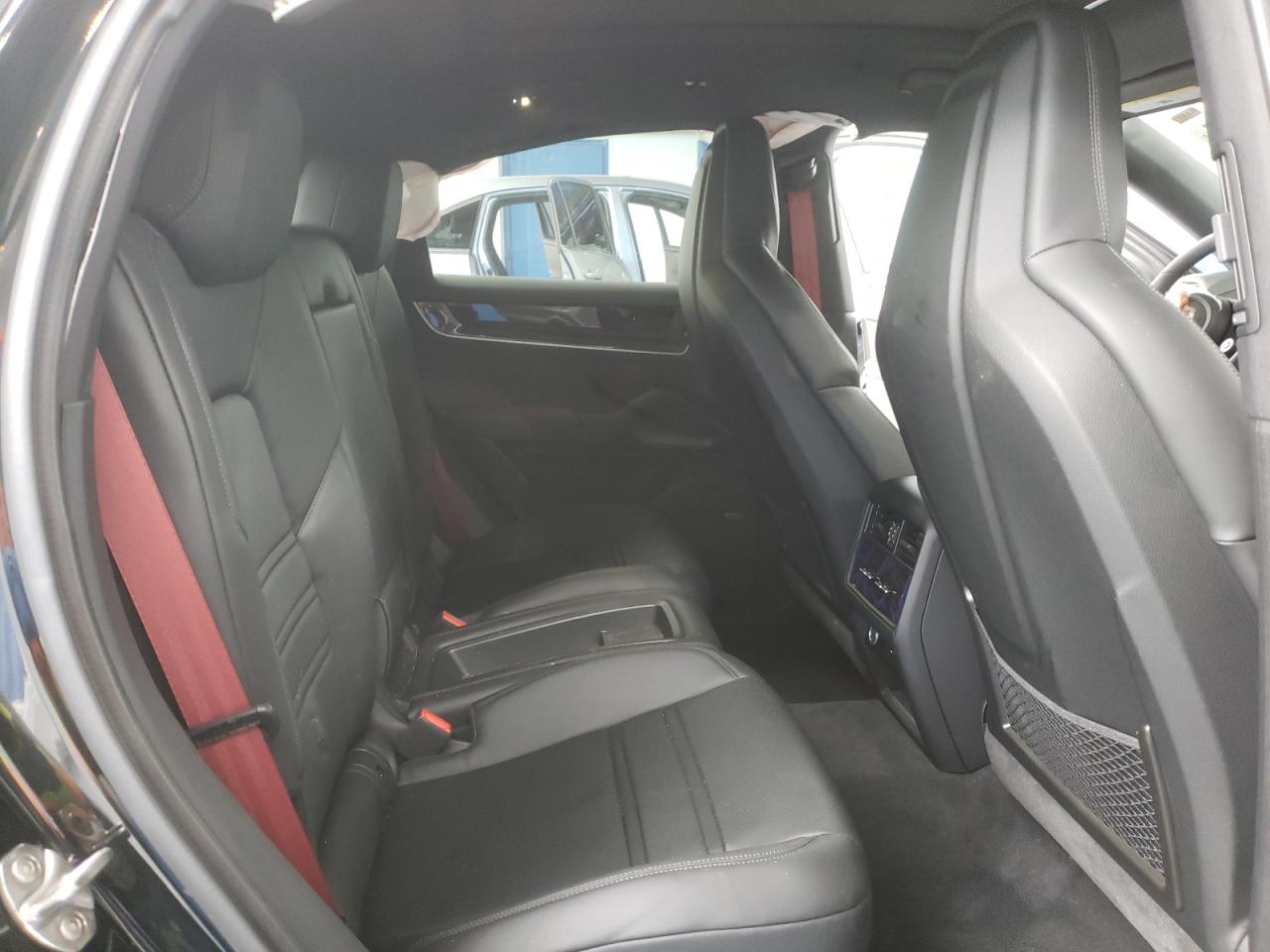 PORSCHE CAYENNE COUPE