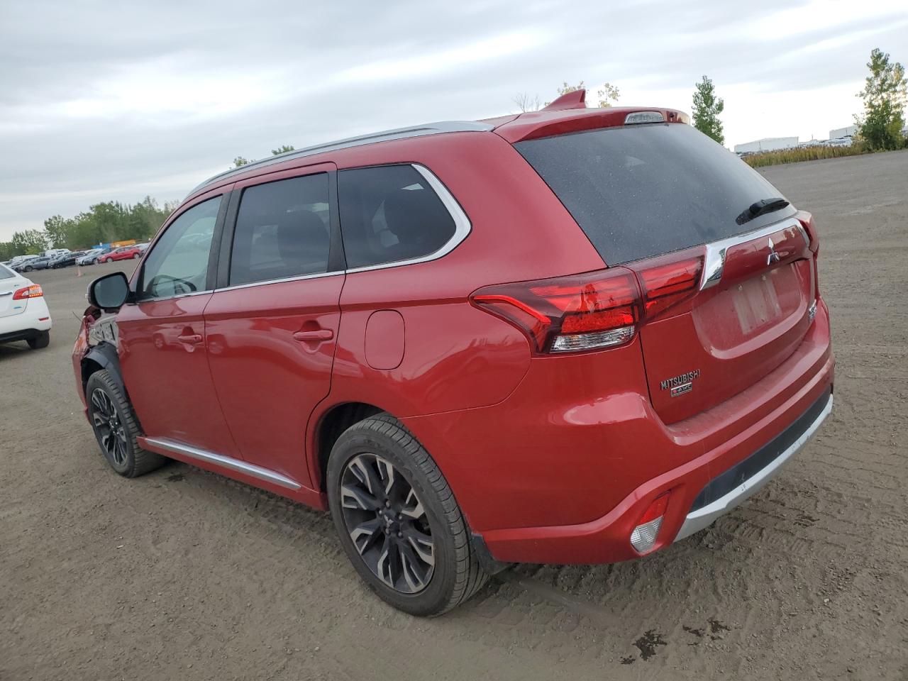 MITSUBISHI OUTLANDER SE