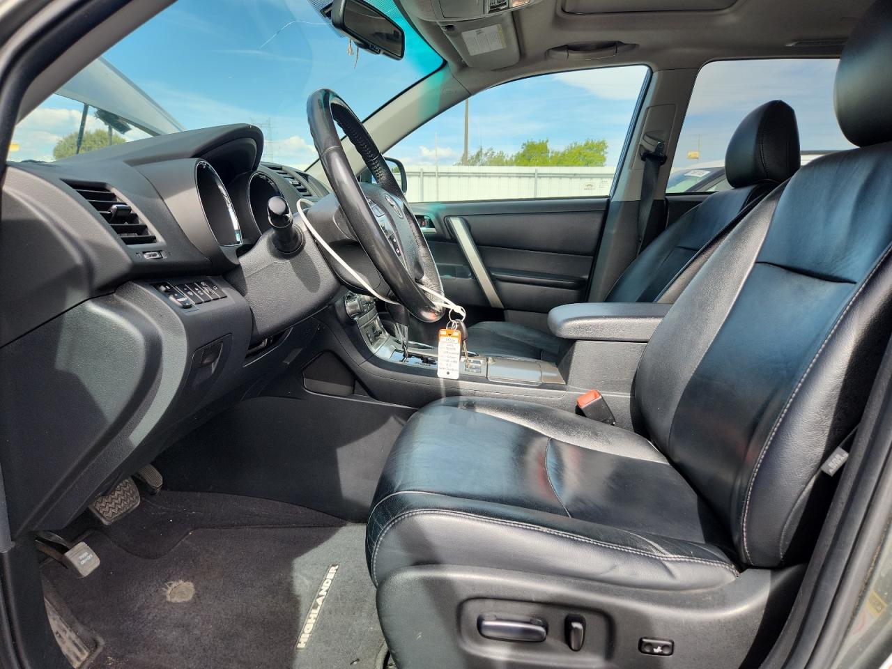 TOYOTA HIGHLANDER BASE