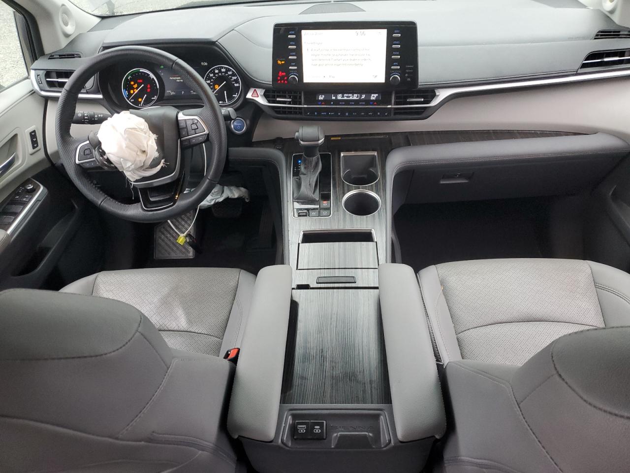 TOYOTA SIENNA LIMITED