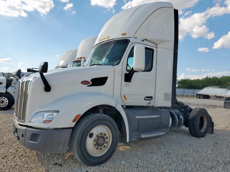 PETERBILT TRACTOR 579 2017 white tractor diesel 1XPBA48X1HD428922 photo #3