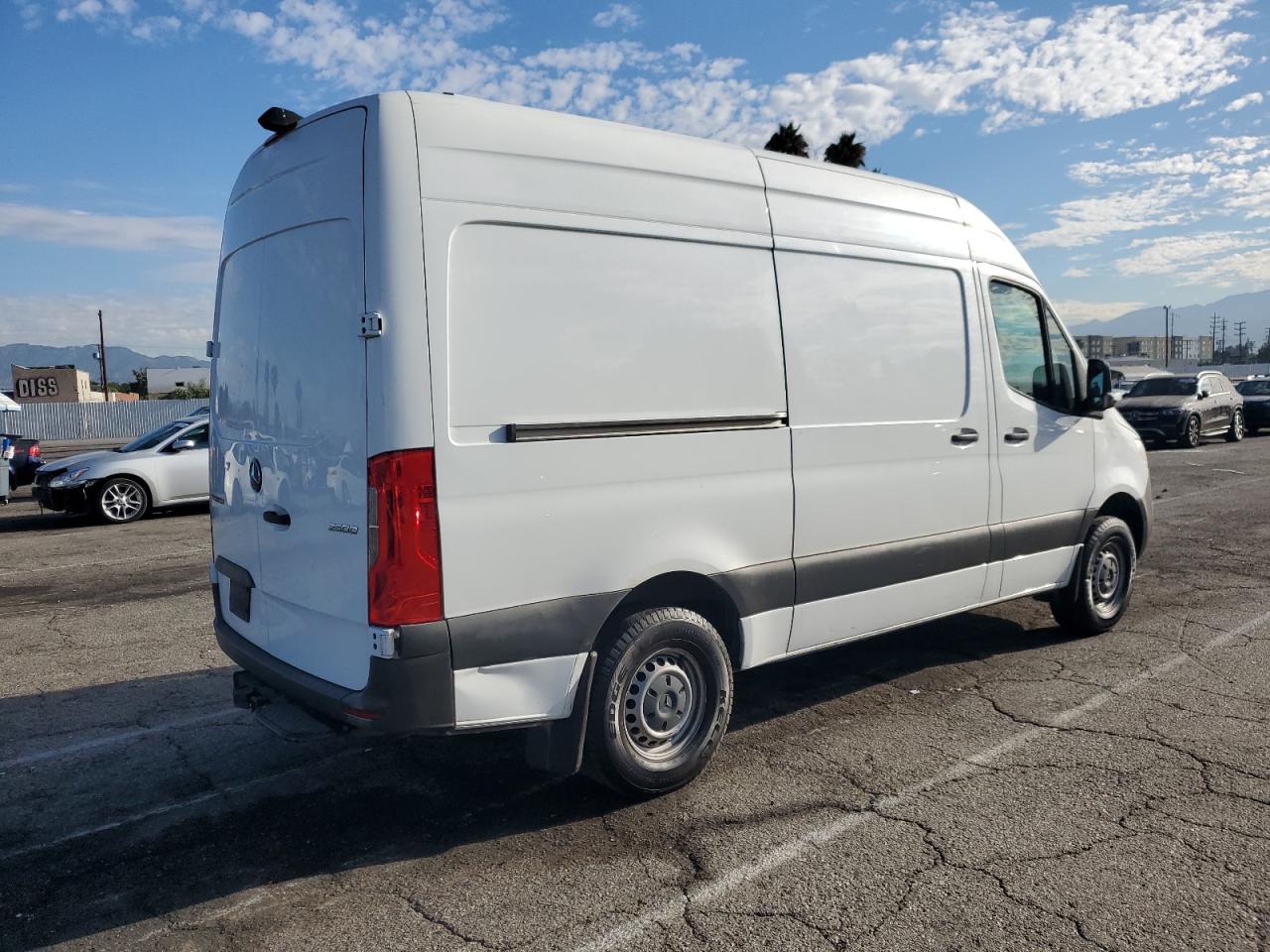 MERCEDES-BENZ SPRINTER 2500