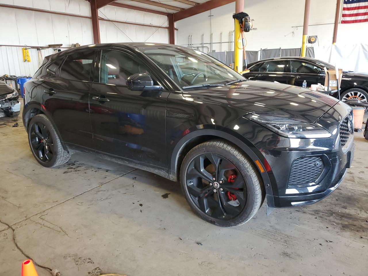 JAGUAR E-TYPE R-DYNAMIC SE