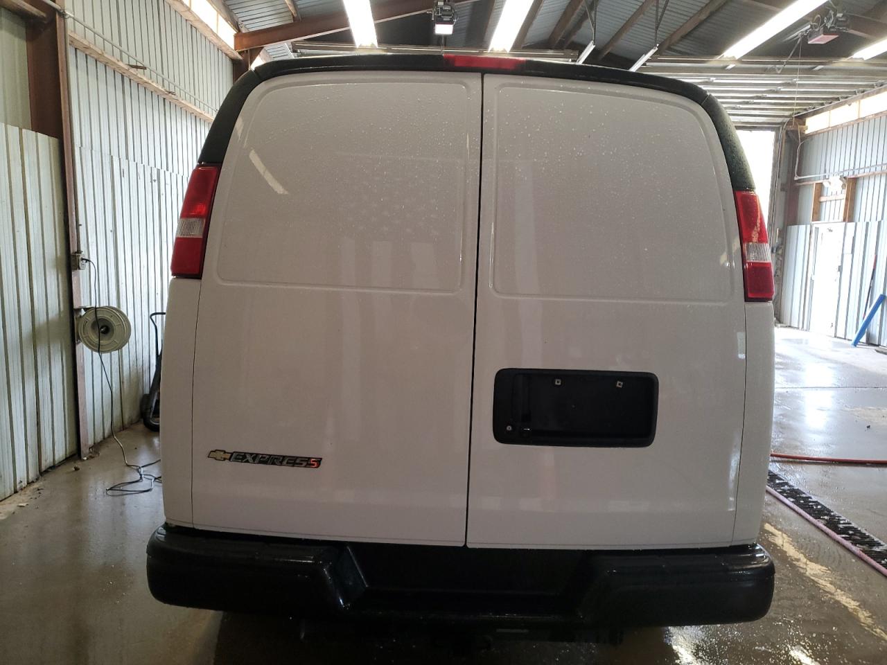 Lot #3311722228 2021 CHEV EXPRESS G2500