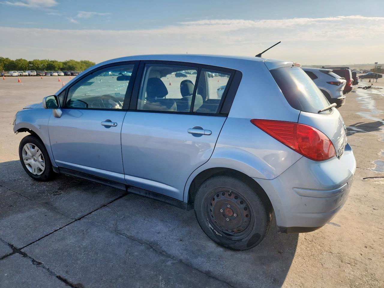 NISSAN VERSA S
