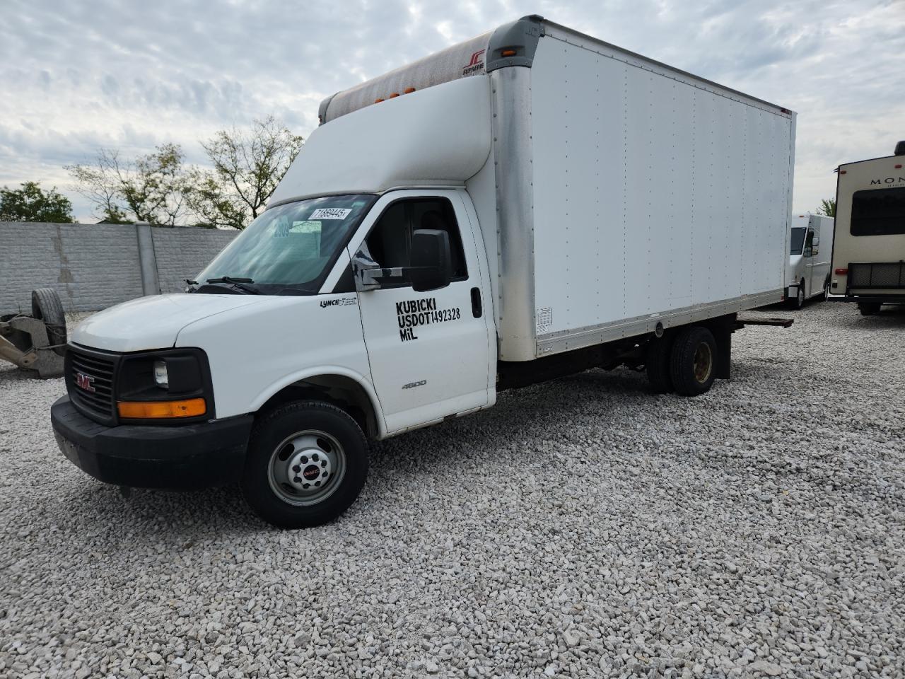 GMC SAVANA CUTAWAY G4500