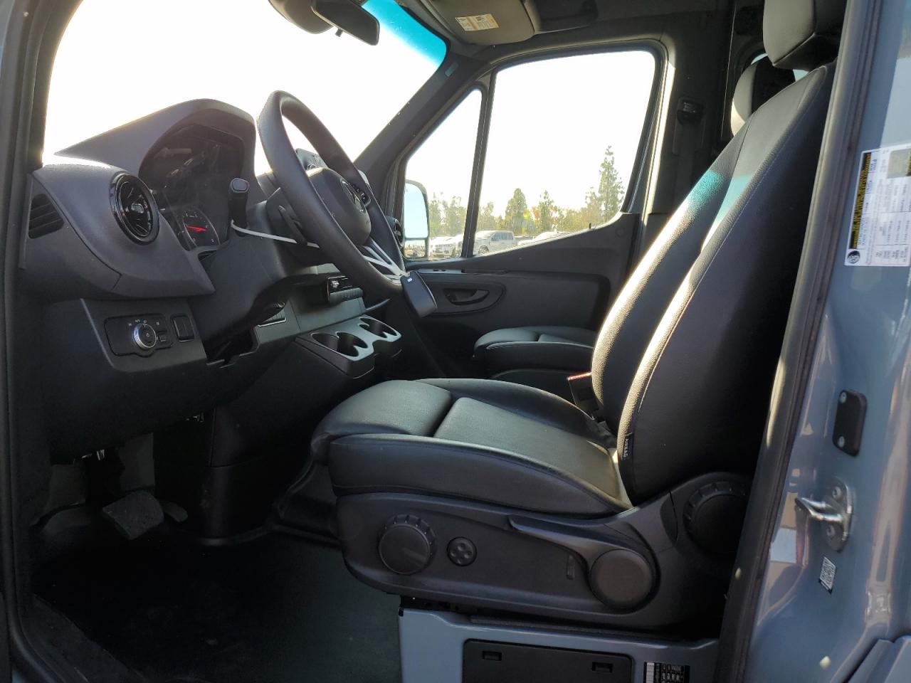 MERCEDES-BENZ SPRINTER 2500