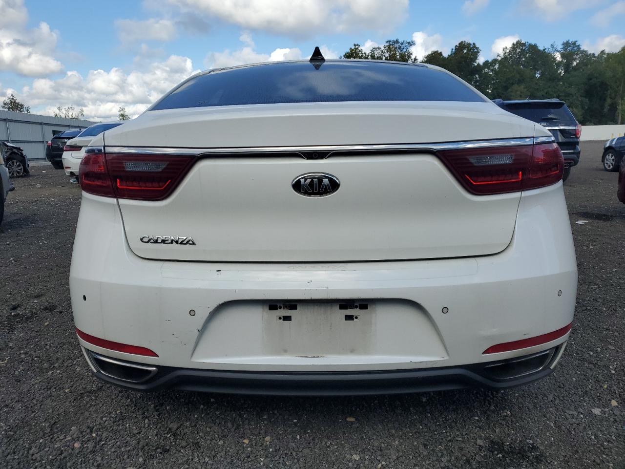 KIA CADENZA PREMIUM