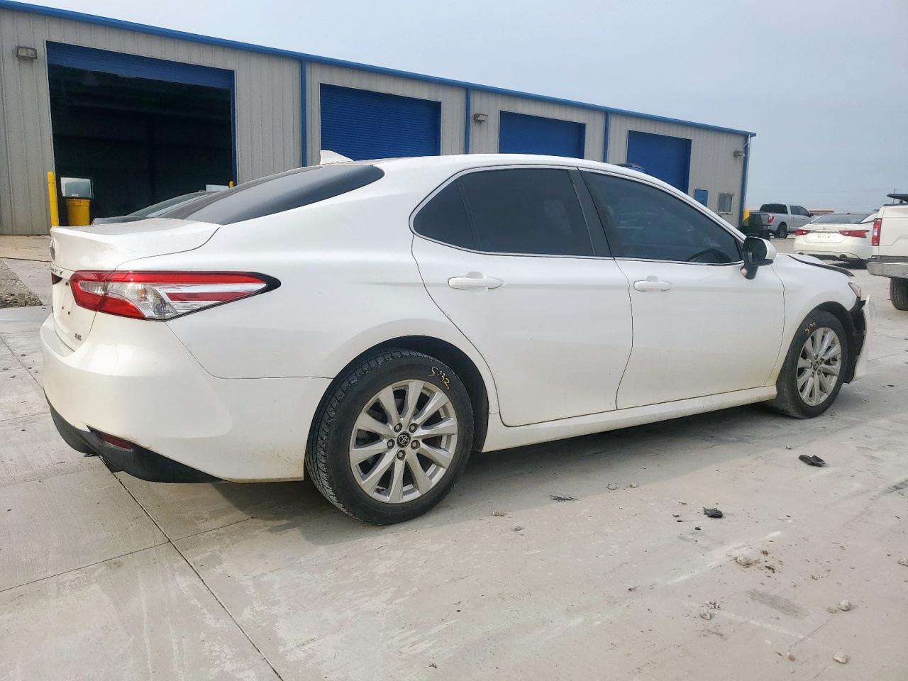 TOYOTA CAMRY LE