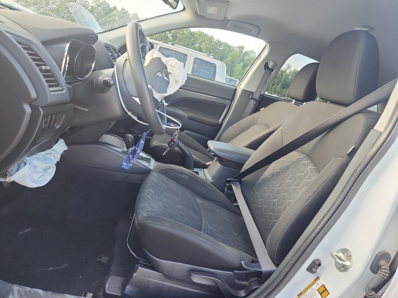 MITSUBISHI OUTLANDER ES