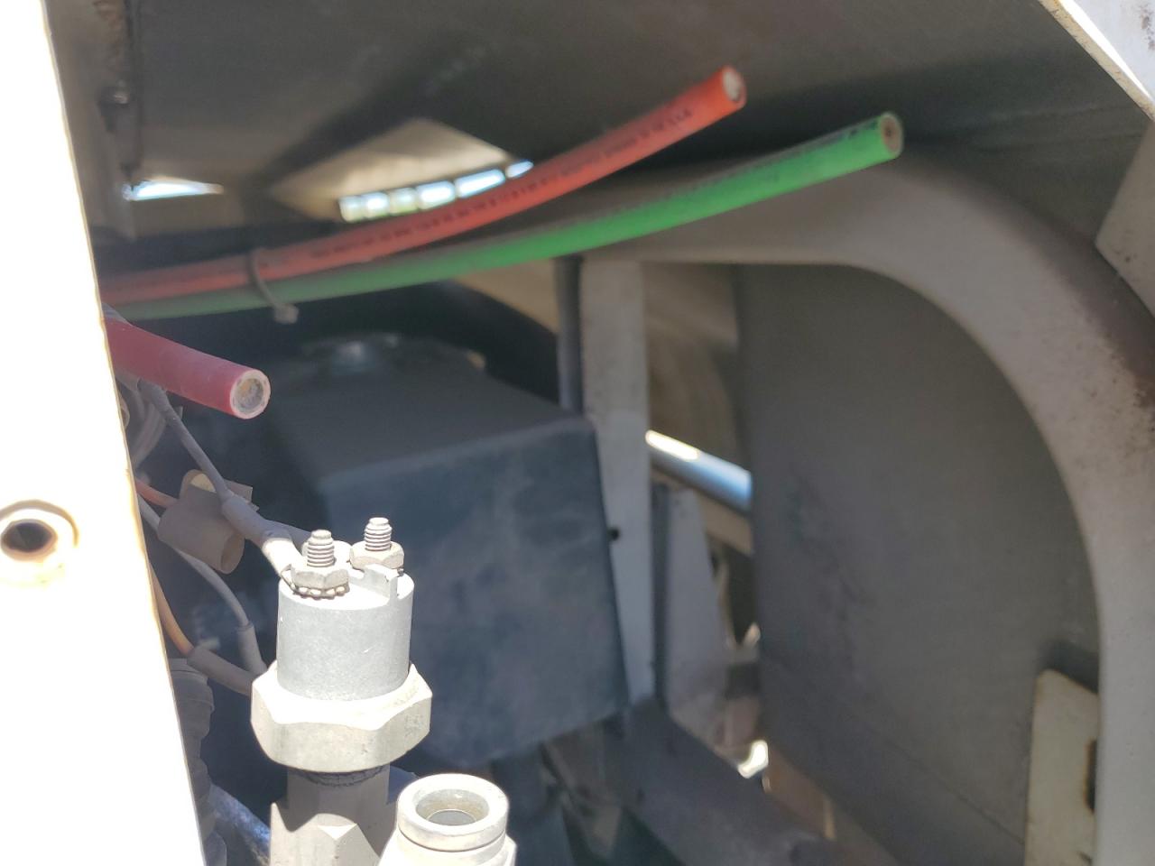 Lot #3253400053 2017 OTTAWA YARD TRACTOR OTTAWA