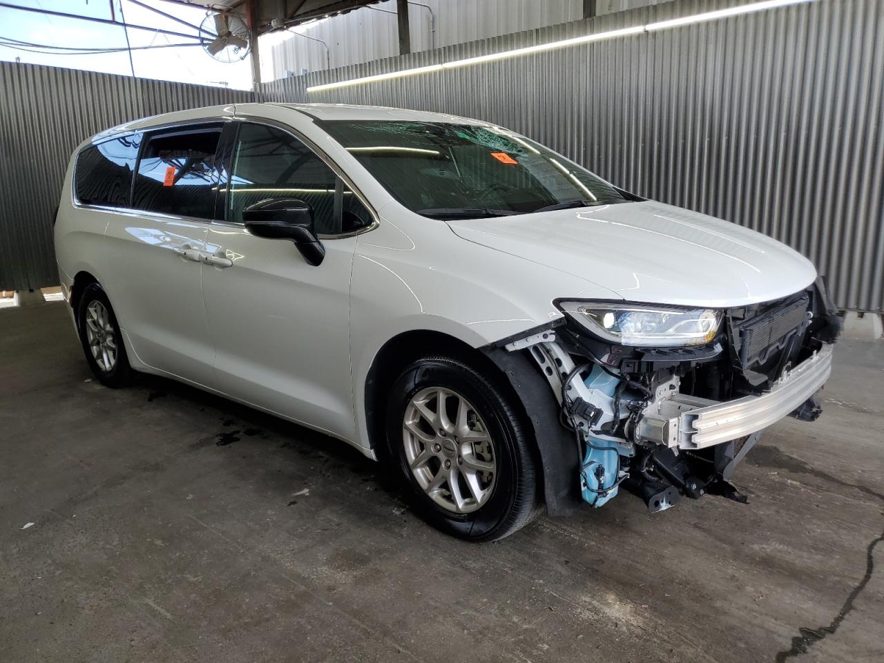 CHRYSLER PACIFICA TOURING