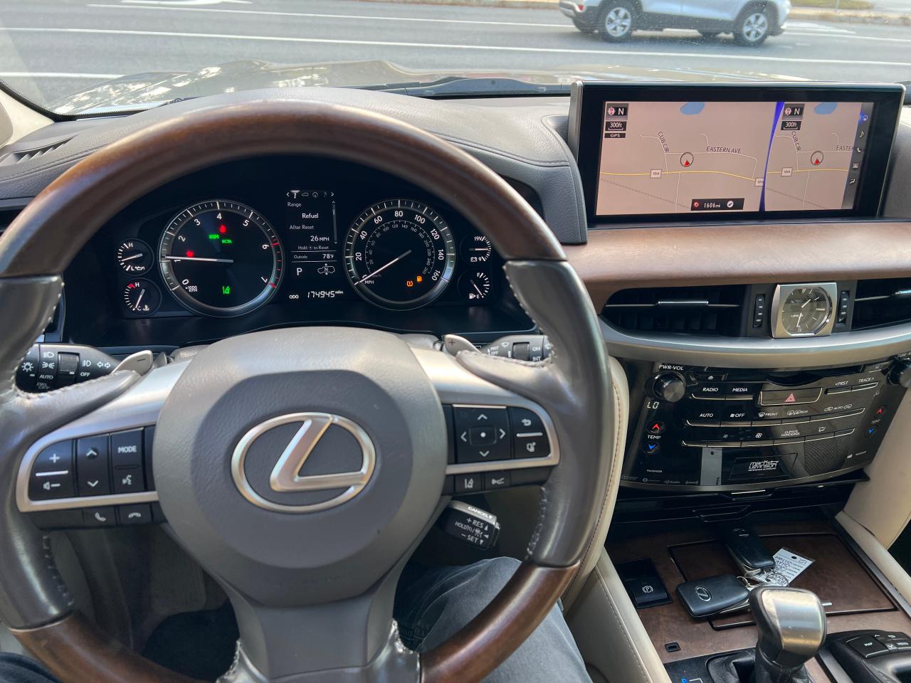 LEXUS LX 570