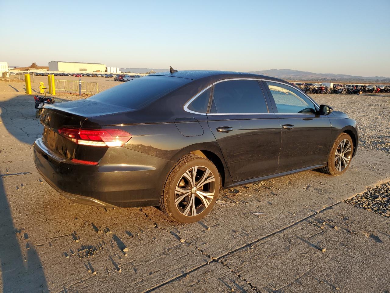 Lot #3311890216 2021 VOLKSWAGEN PASSAT SE