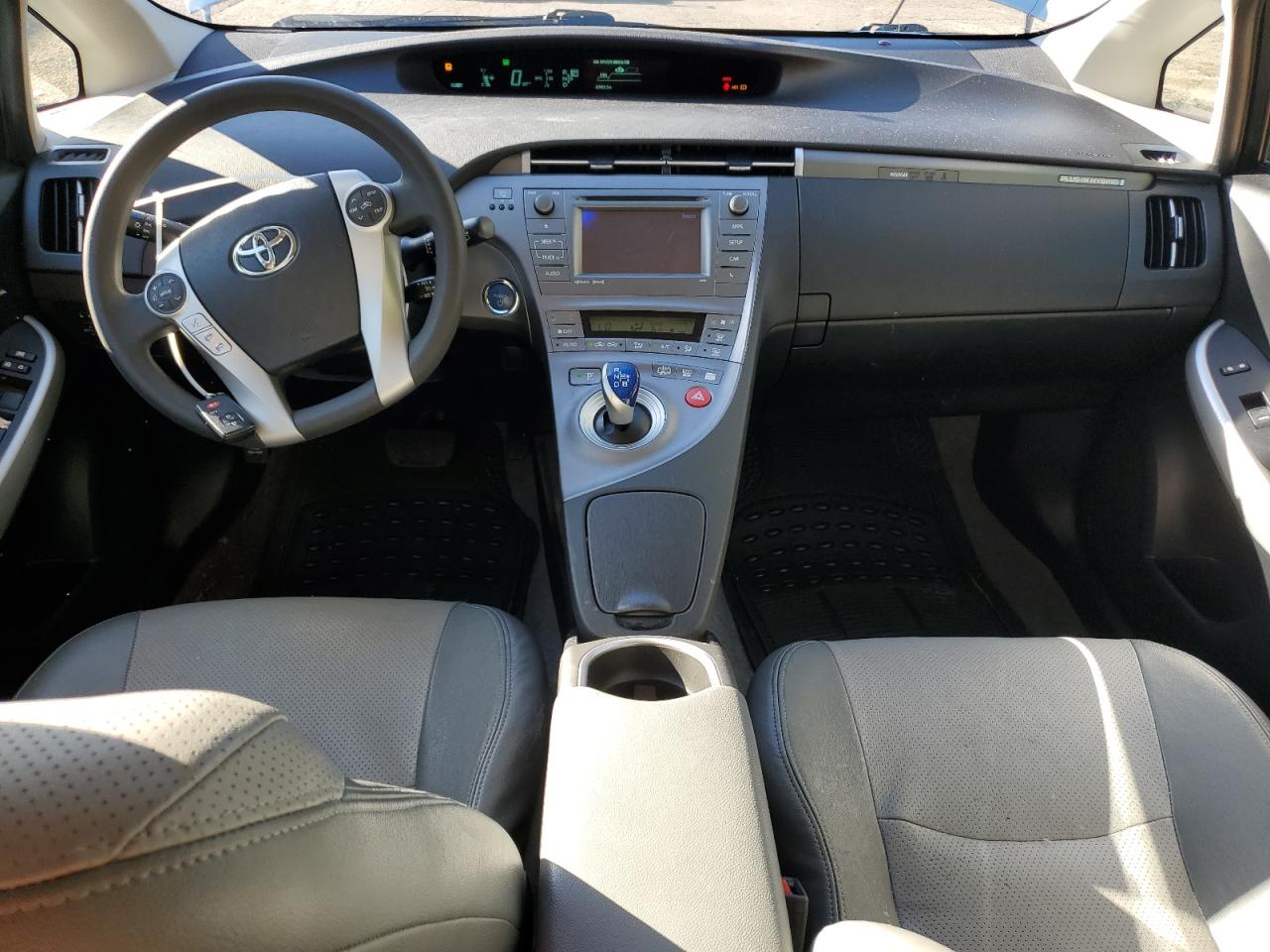 TOYOTA PRIUS PLUG-IN