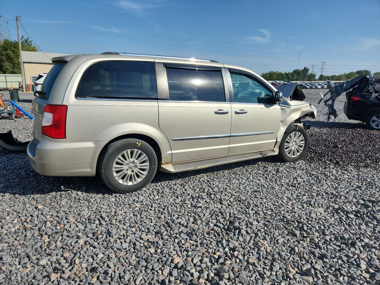CHRYSLER TOWN & COUNTRY LIMITED