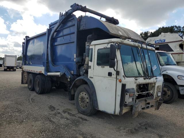 Global Auto Auctions: 2016 MACK 600 LR600