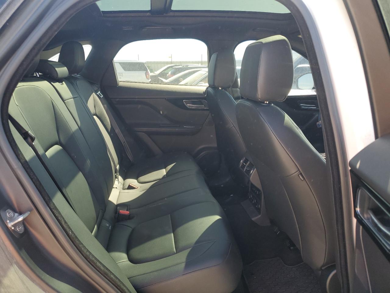 JAGUAR F-PACE PREMIUM