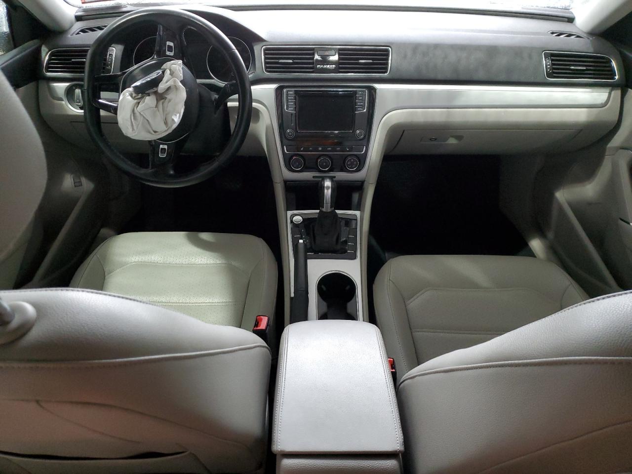 VOLKSWAGEN PASSAT WOLFSBURG