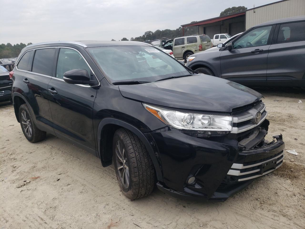 TOYOTA HIGHLANDER SE