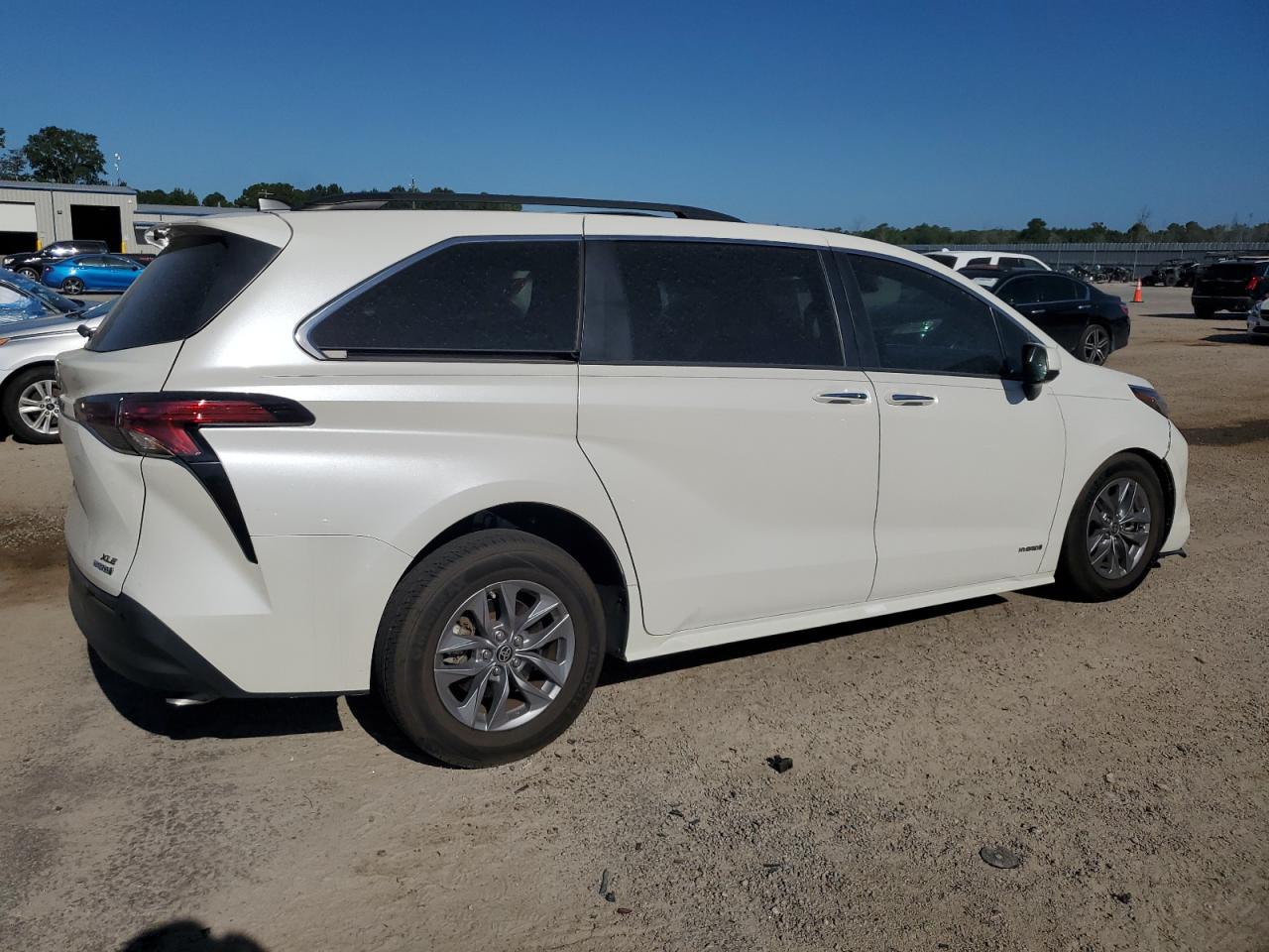 TOYOTA SIENNA XLE