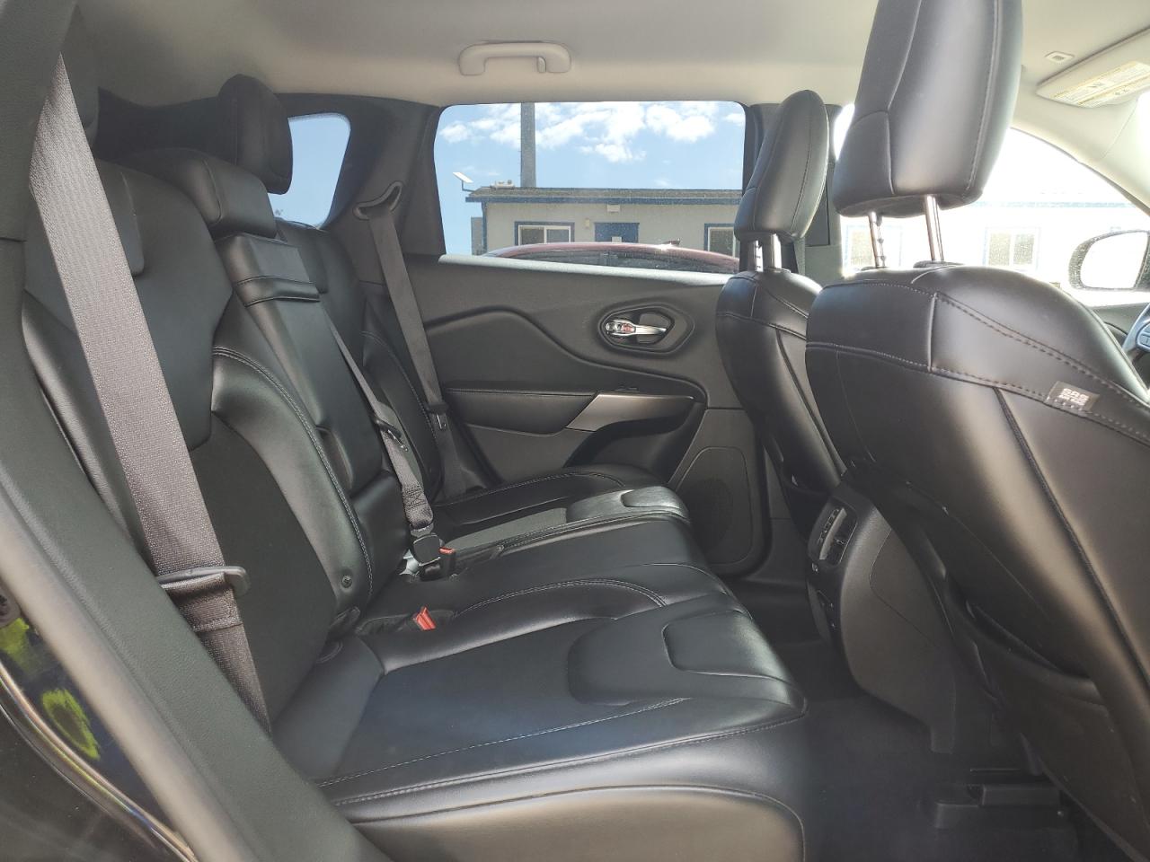 JEEP GRAND CHEROKEE LATITUDE PLUS