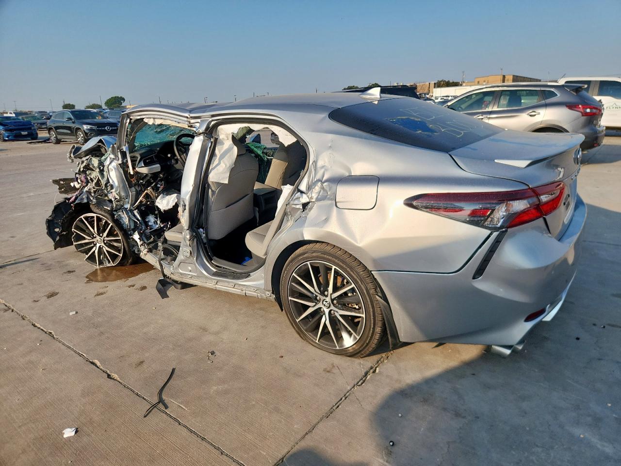 TOYOTA CAMRY SE NIGHT SHADE