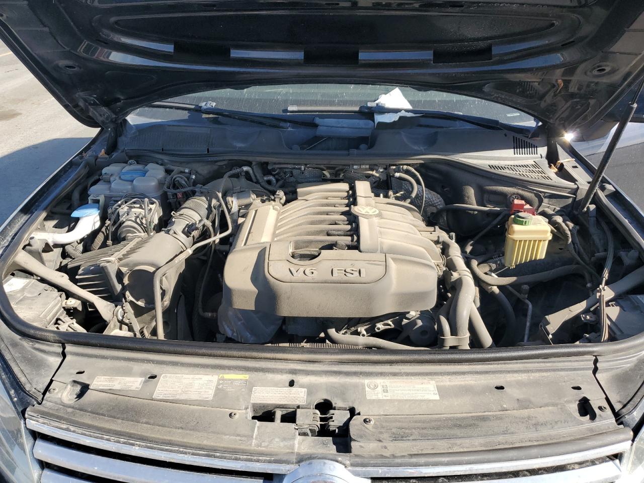 Lot #3310359032 2016 VOLKSWAGEN TOUAREG SP