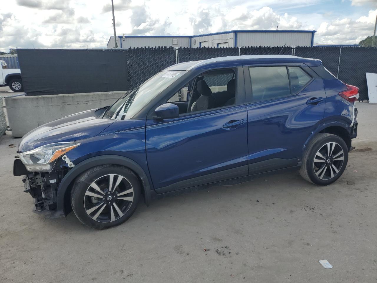 NISSAN KICKS SV